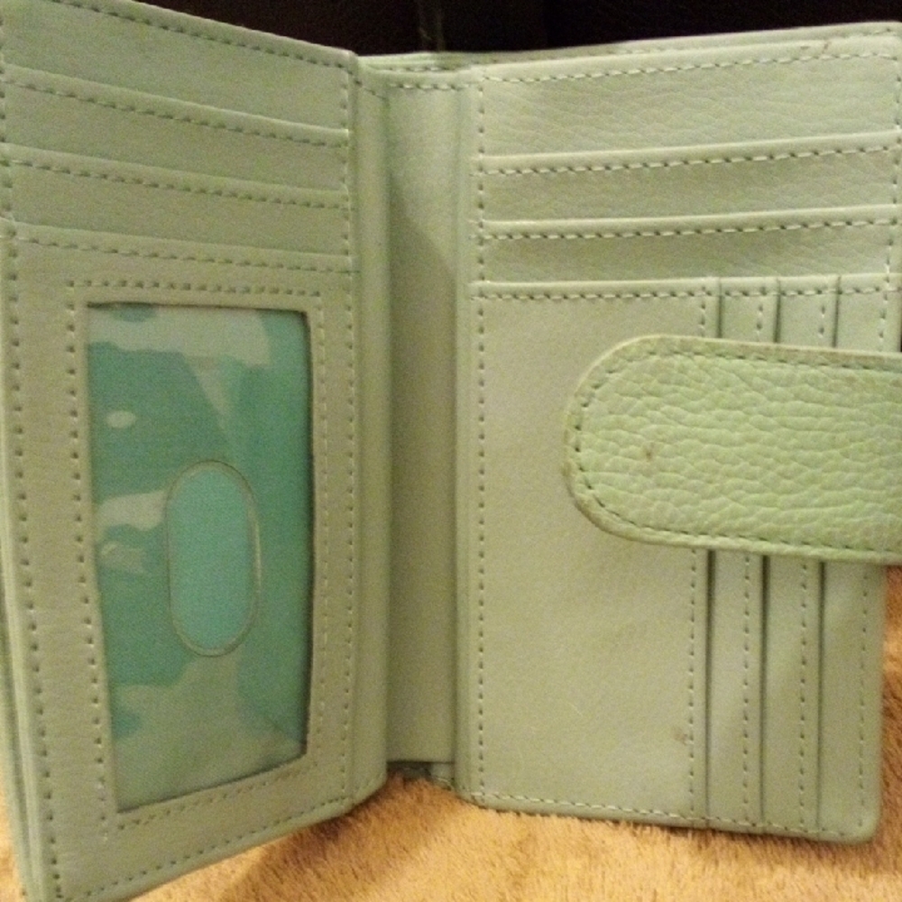 Genuine Leather Mint Green Bifold Wallet with Kiss Lock Coin Purse Card Holder - Picture 5 of 7